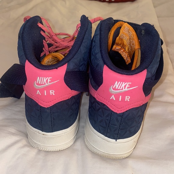 Nike Shoes - Picture 4 of 4